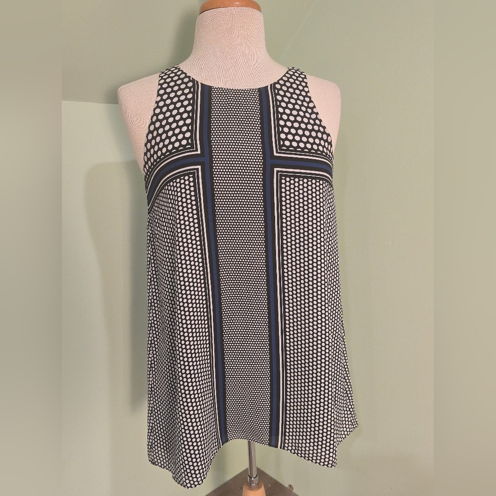 Max studio  Black and White Patterned Sleeveless Blouse